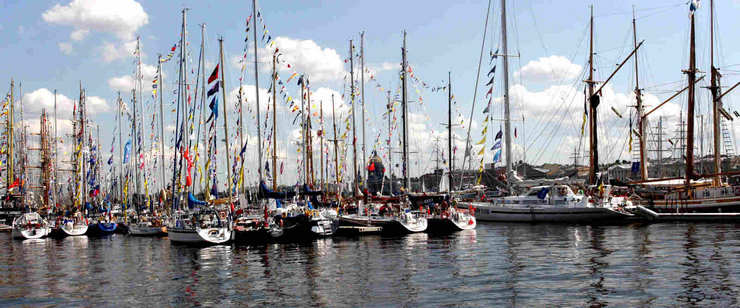 Regata in St. Petersburg
© 2009 Elmira