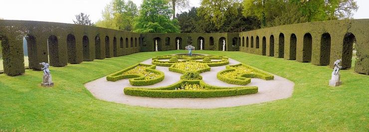 terrace of Chateau de La Hulpe
© 2009 Rafael Pauwels