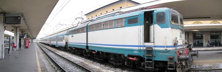 Train at Pisa Centrale, Italy
© 2008 Knut Dalen